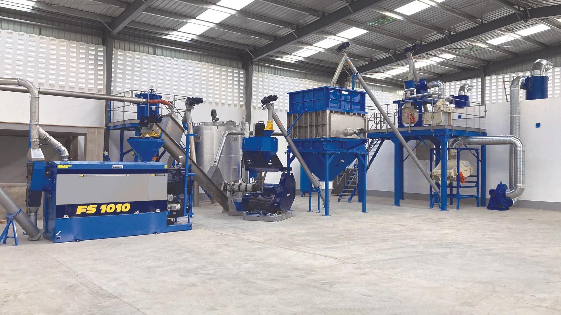 Effective processing of soybean with Farmet oilseed pressing technology.