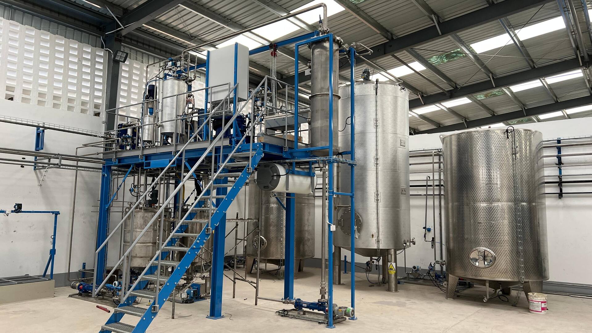 Technologie degummingu oleje nabízí řešení pro odstranění fosforu ze surového oleje. Technologie degummingu oleje nabízí řešení pro odstranění fosforu ze surového oleje.