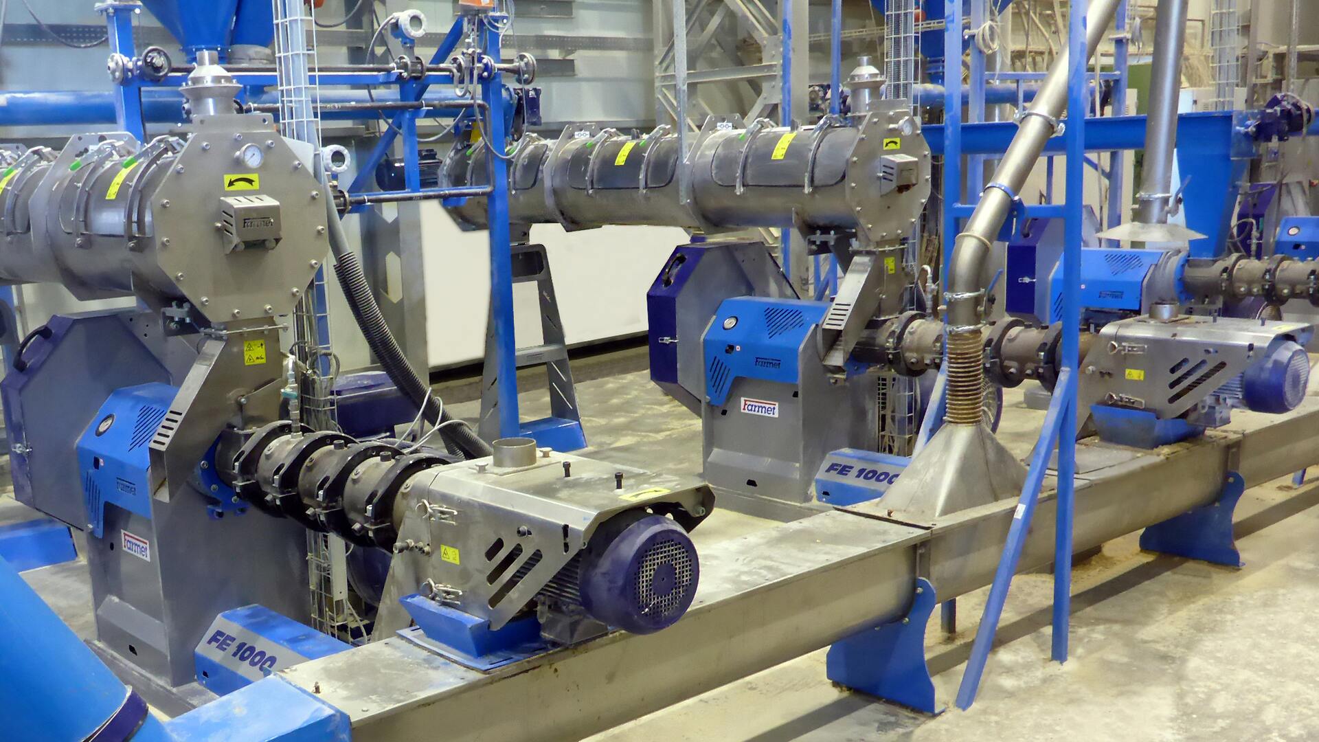 Získejte vlastní krmivo pro hospodářská a zájmová zvířata technologií mokré extruze obilnin, mokré extruze luštěnin. Získejte vlastní krmivo pro hospodářská a zájmová zvířata technologií mokré extruze obilnin, mokré extruze luštěnin.