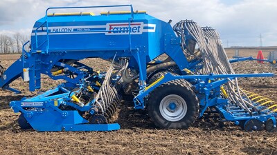 Falcon PRO dans des conditions lourdes des champs en Ukraine