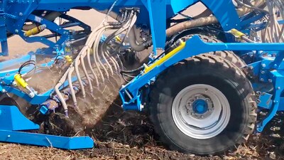 Falcon PRO dans des conditions lourdes des champs en Ukraine