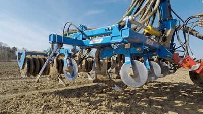 Multistrip combined cultivator