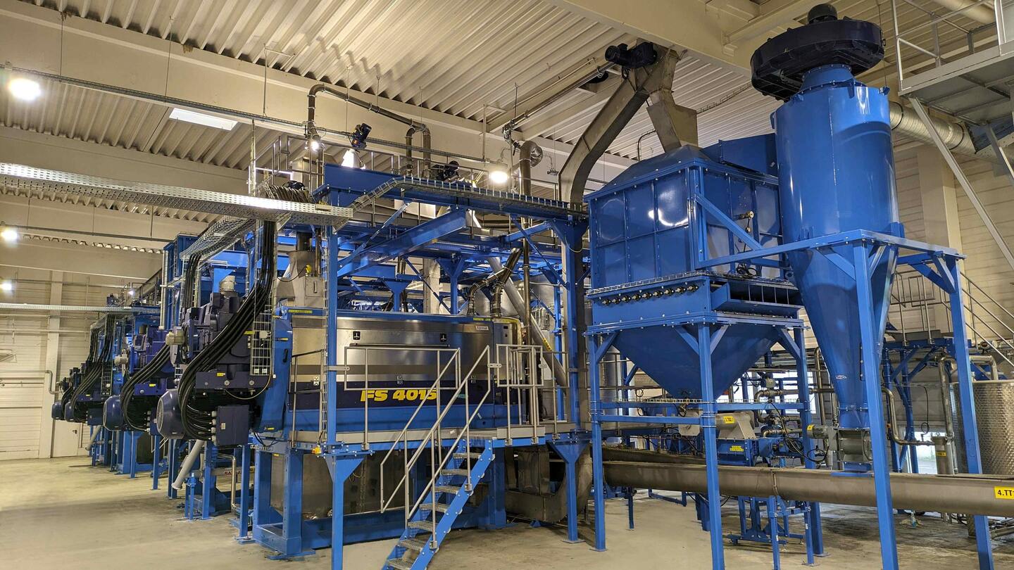 Cold Process Batch Image Complex Oilseed Processing Plant - Cold Pressing Technology - Farmet