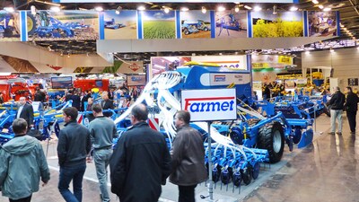 Farmet machinery presentation at the Sima trade fair in Paris