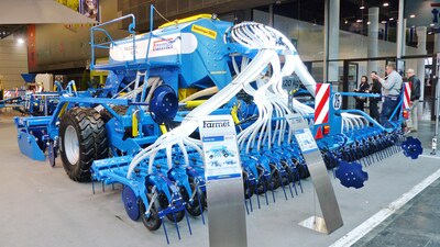 Farmet machinery presentation at the Sima trade fair in Paris