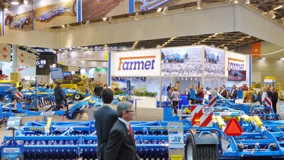 Farmet machinery presentation at the Sima trade fair in Paris