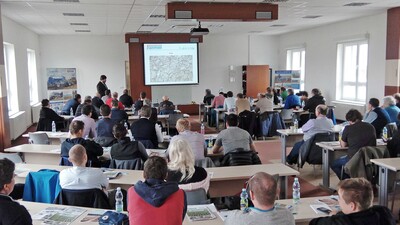 Hrůbkové a pásové zpracování půdy pro širokořádkové plodiny