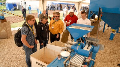 Празднование 25-летия основания компании Farmet