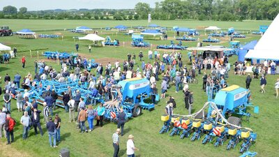 Празднование 25-летия основания компании Farmet