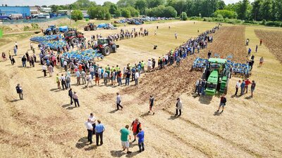 Празднование 25-летия основания компании Farmet