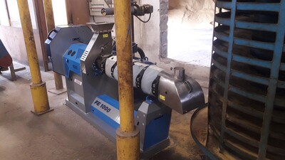 Extruder FE 1000 in Podolí near Mnichovo Hradiště – “replaced by its younger brother after fifteen years”