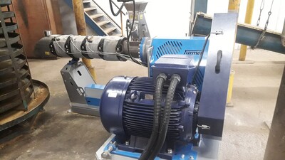 Extruder FE 1000 in Podolí near Mnichovo Hradiště – “replaced by its younger brother after fifteen years”