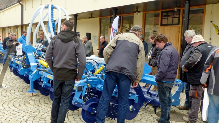 Seminář hrůbkové nebo pásové zpracování půdy