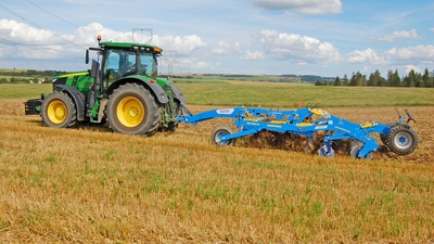 Cultivator de adâncime Triolent