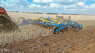 Cultivator de adâncime Triolent