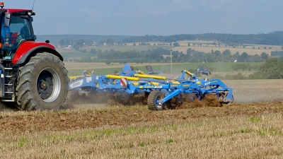 Cultivator de adâncime Triolent