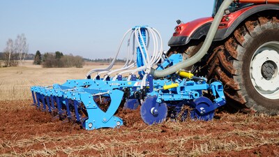 Slokšņu dziļirdinātājs Strip-Till