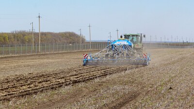 Slokšņu dziļirdinātājs Strip-Till