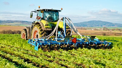 Slokšņu dziļirdinātājs Strip-Till
