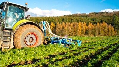 Slokšņu dziļirdinātājs Strip-Till