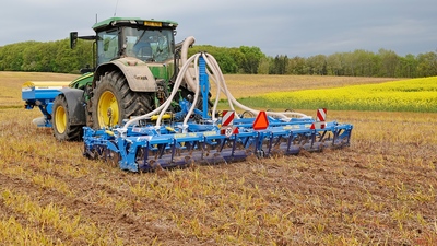 Cultivateur de rangs Strip-Till