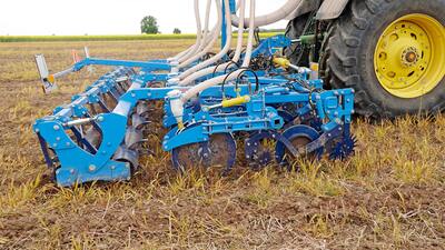 Strip-till cultivator Strip-Till