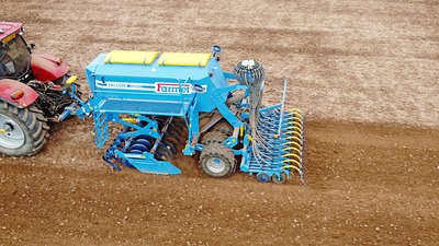 Компактная сеялка Falcon Compact