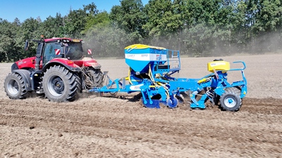 Dziļirdinātājs ar minerālmēslu iestrādi Digger Fert+