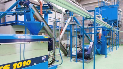 Processing of rapeseed at a capacity 100t per day.