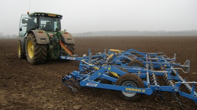 Předseťová příprava při vlhkých podzimních podmínkách