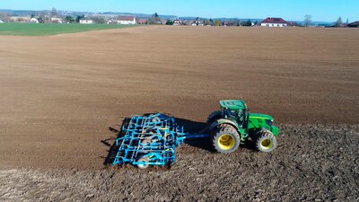 Verso cultivator in wet spring soil