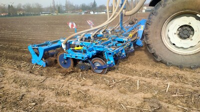Strip soil processing before corn sowing