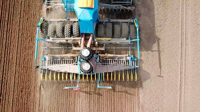 Modular sowing machine Falcon PRO now with section control and new dispensers