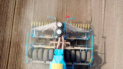 Modular sowing machine Falcon PRO now with section control and new dispensers