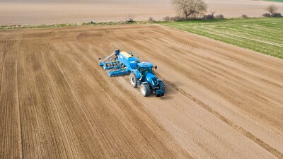 Modular sowing machine Falcon PRO now with section control and new dispensers
