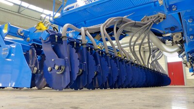 Modular sowing machine Falcon PRO now with section control and new dispensers
