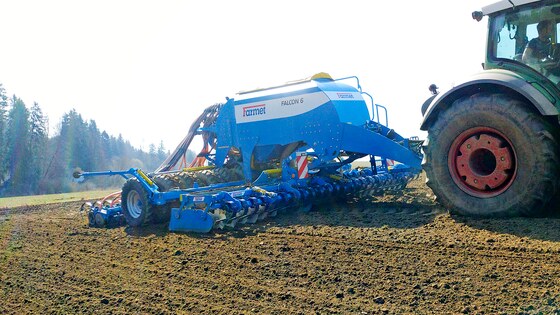 Ein viertel Jahrhundert zuverlässige Arbeit der Kompaktomat führte zu einer neuen Sämaschine Falcon
