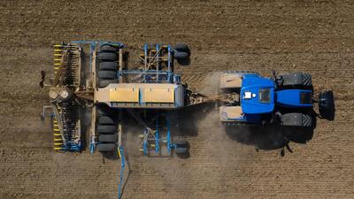 Three ways to apply fertilisers while sowing