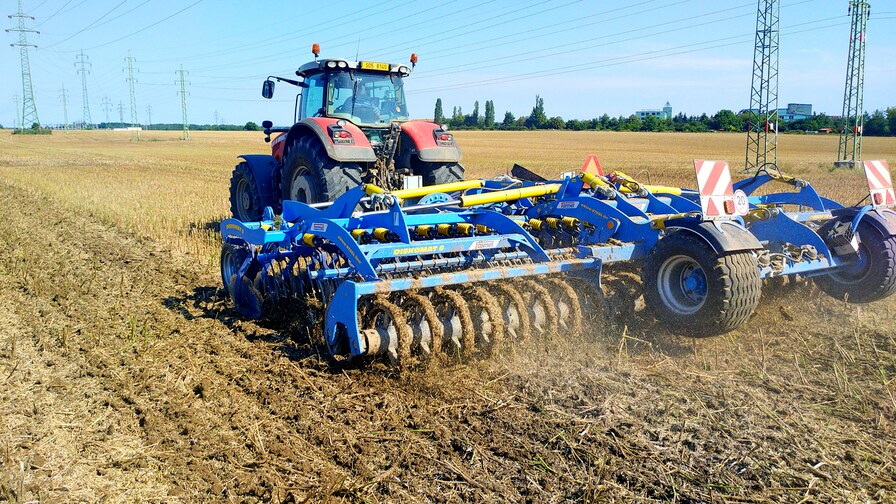 Another Diskomat disk harrow in Agro Vyšehořovice