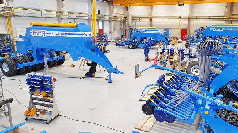 Record sales of Falcon seeders