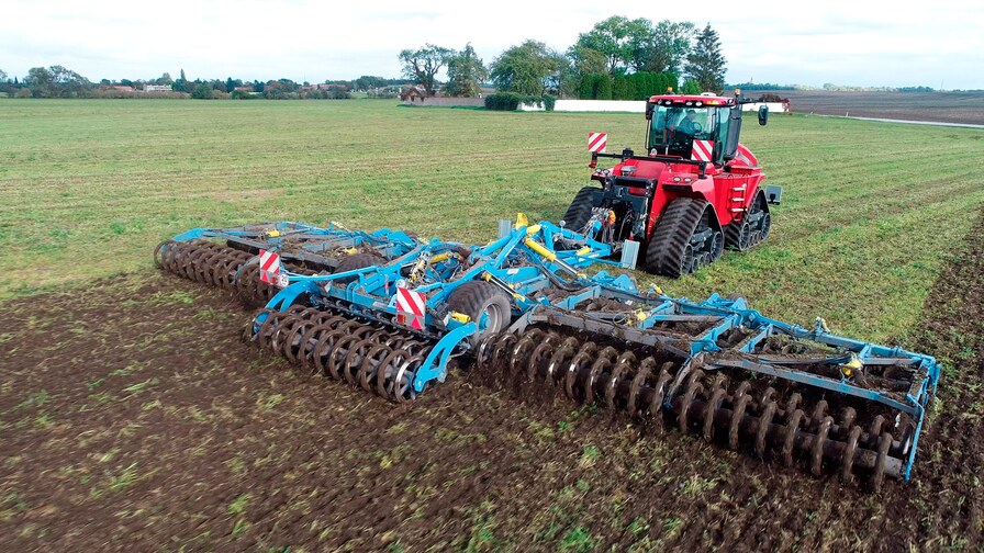 Die Softer 1250 PRO in der AGD Senice bei der Einarbeitung von Gründünger