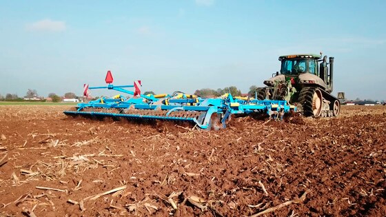 Terrix DUAL, výborné zapravení zbytků po zrnové kukuřici