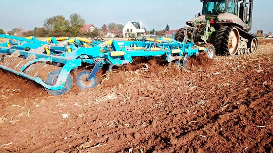 Terrix DUAL, výborné zapravení zbytků po zrnové kukuřici