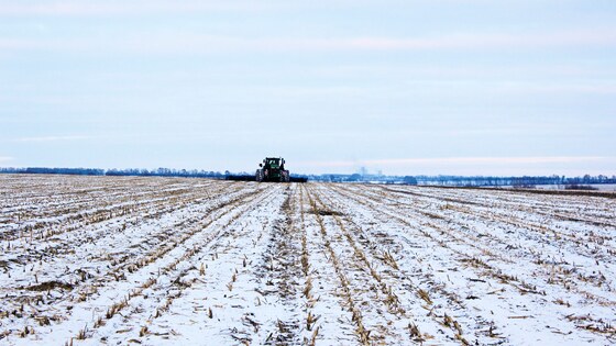 Die Softer 1250 PRO auf verschneiten Feldern