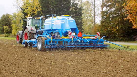 Falcon PRO Tandem tine coulter drill for grain and fertiliser