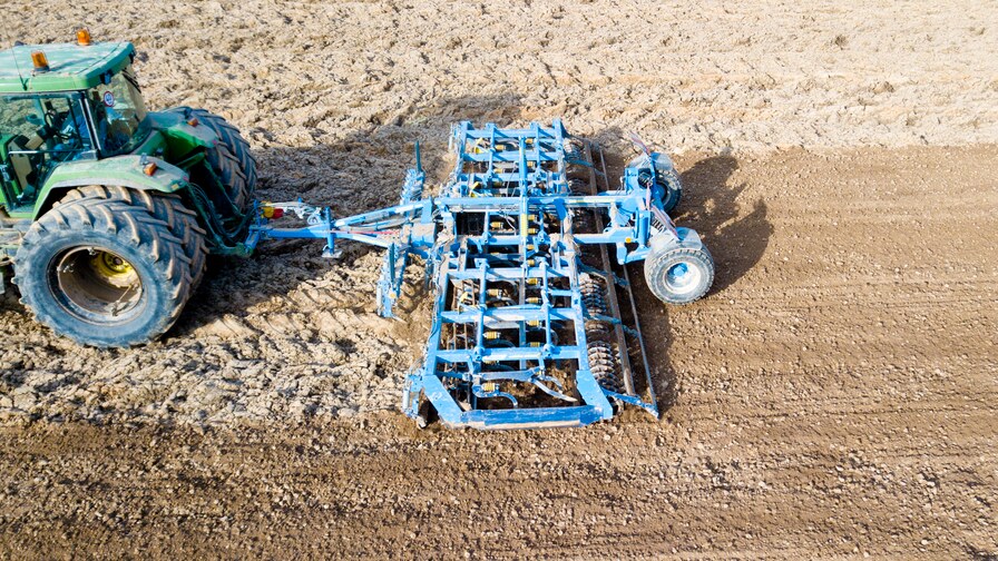 Kompaktomat in rough plowing