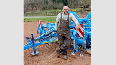 Česká značka na farmě v Havlovicích