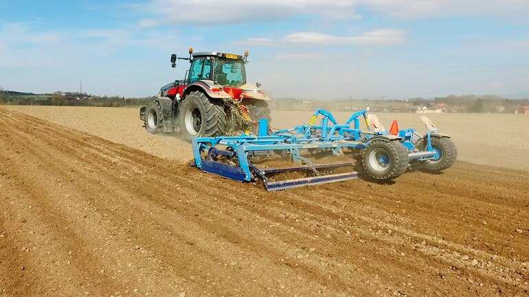 Agrosem Stěžery is already buying 14th machine of Farmet brand!